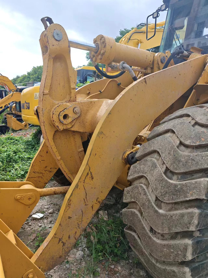 Chargeuse sur pneus CATERPILLAR 966H