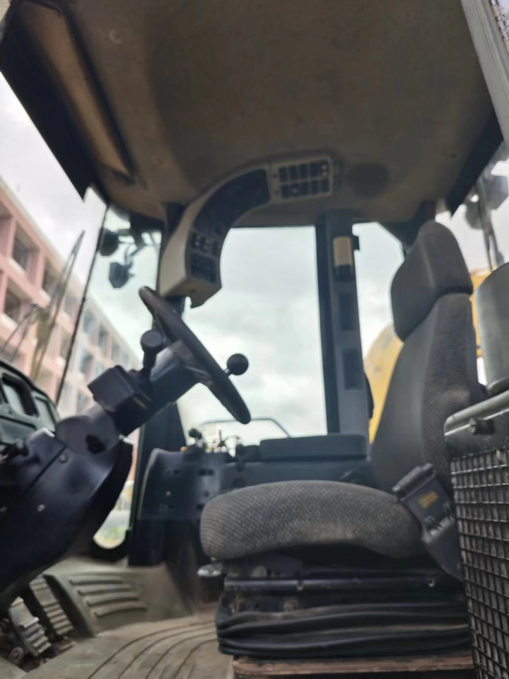 Chargeuse sur pneus CATERPILLAR 966H