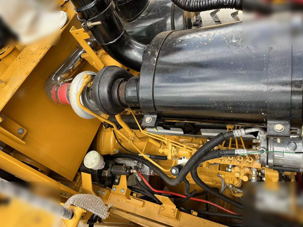 Chargeuse sur pneus CATERPILLAR 966H