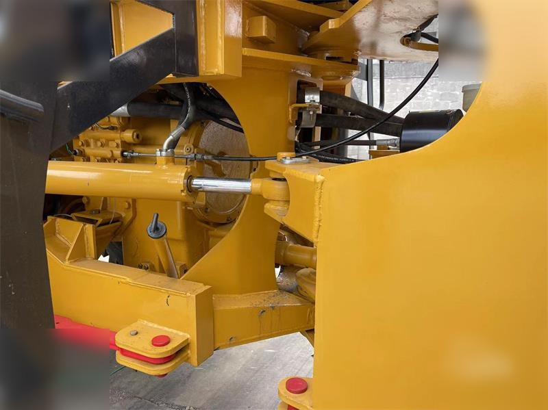 Chargeuse sur pneus CATERPILLAR 966H