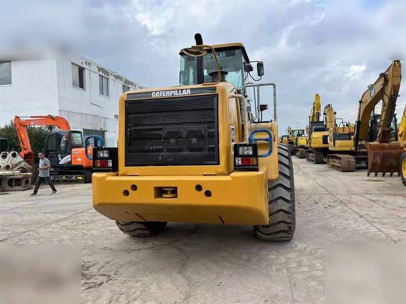 Chargeuse sur pneus CATERPILLAR 966H