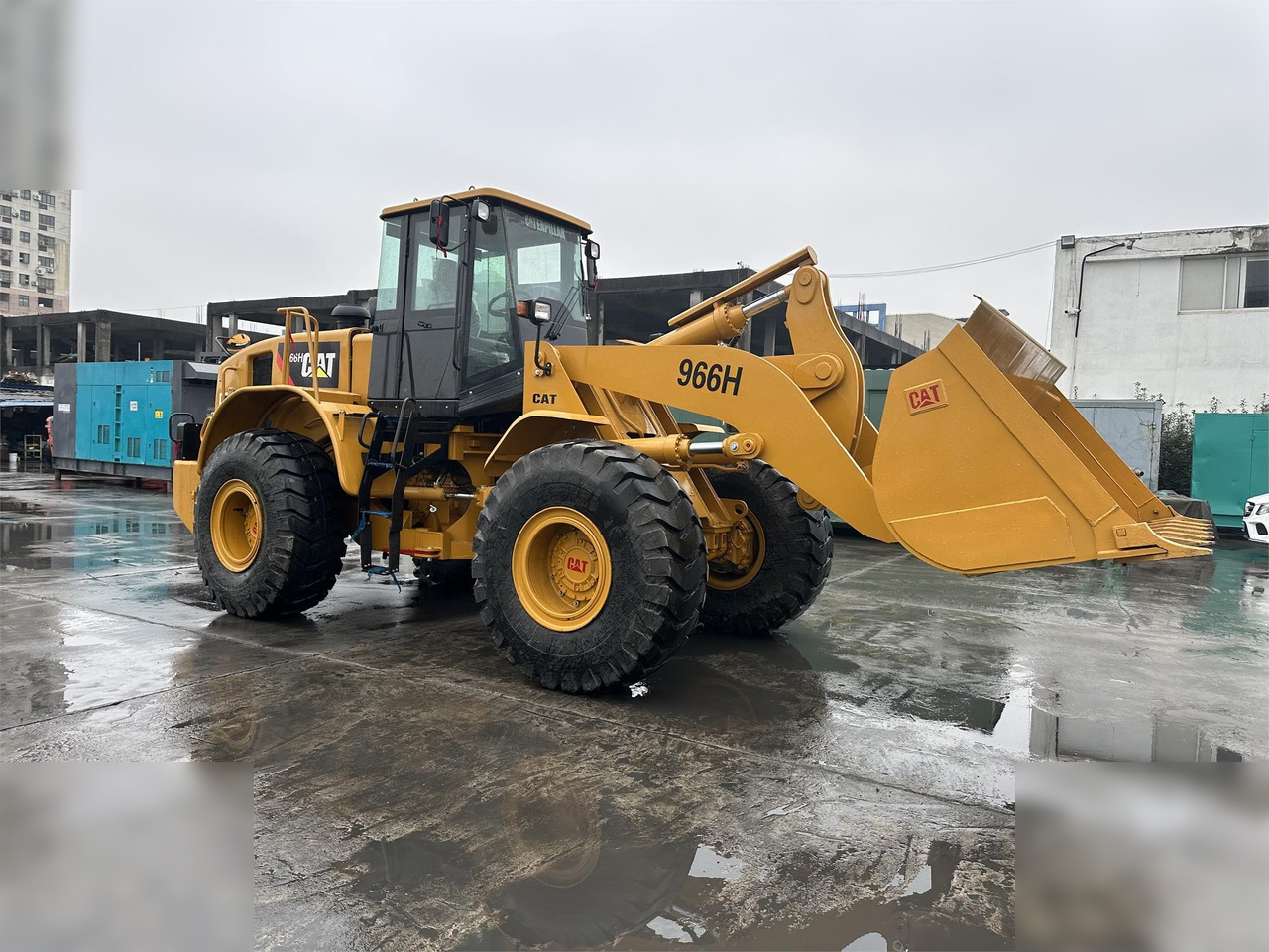 Chargeuse sur pneus CATERPILLAR 966H