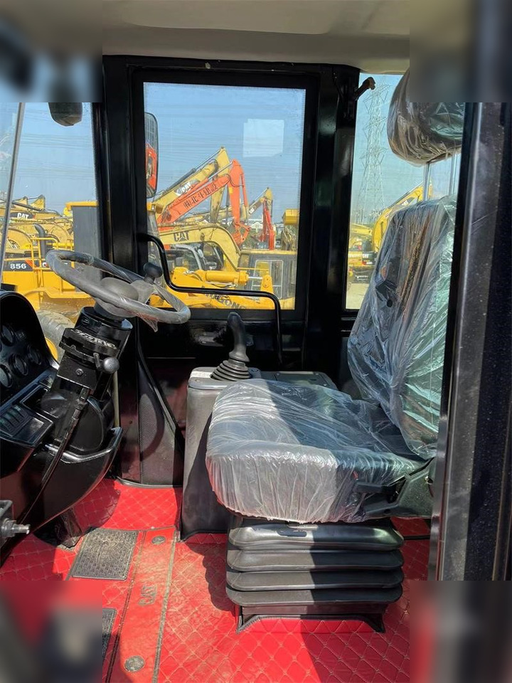 Chargeuse sur pneus CATERPILLAR 966H