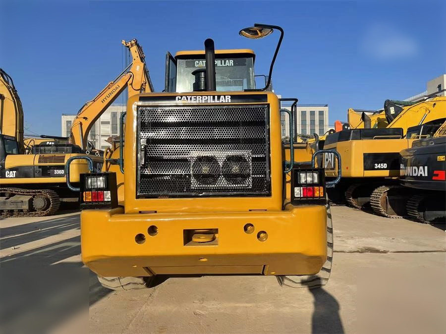 Chargeuse sur pneus CATERPILLAR 966H