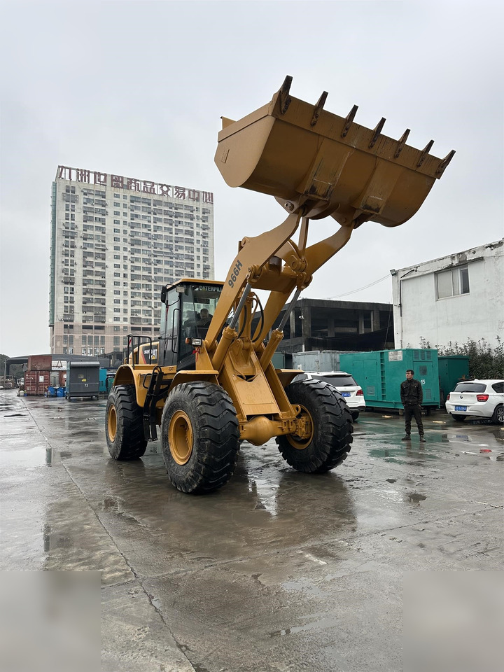 Chargeuse sur pneus CATERPILLAR 966H