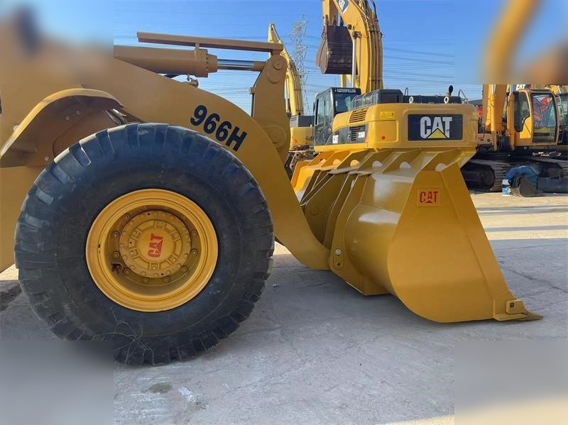 Chargeuse sur pneus CATERPILLAR 966H