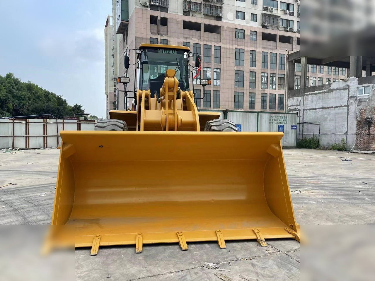 Chargeuse sur pneus CATERPILLAR 966H