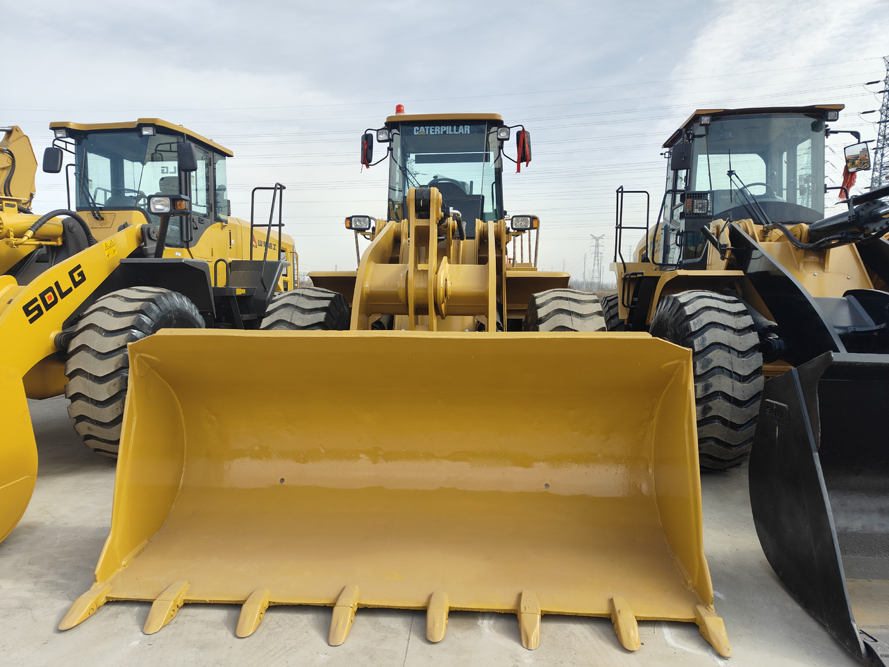 Chargeuse sur pneus CATERPILLAR 966H