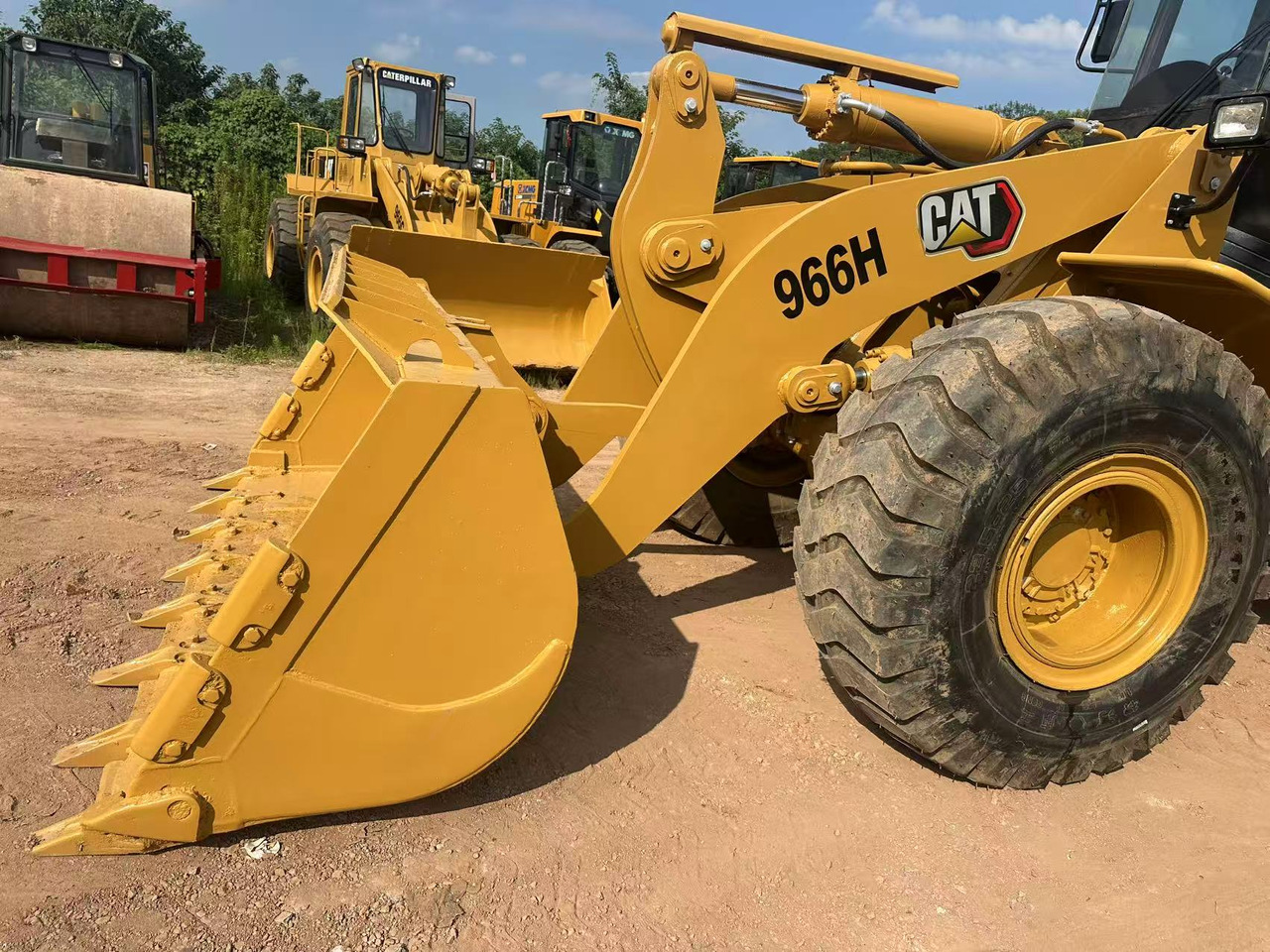 Chargeuse sur pneus CATERPILLAR 966H