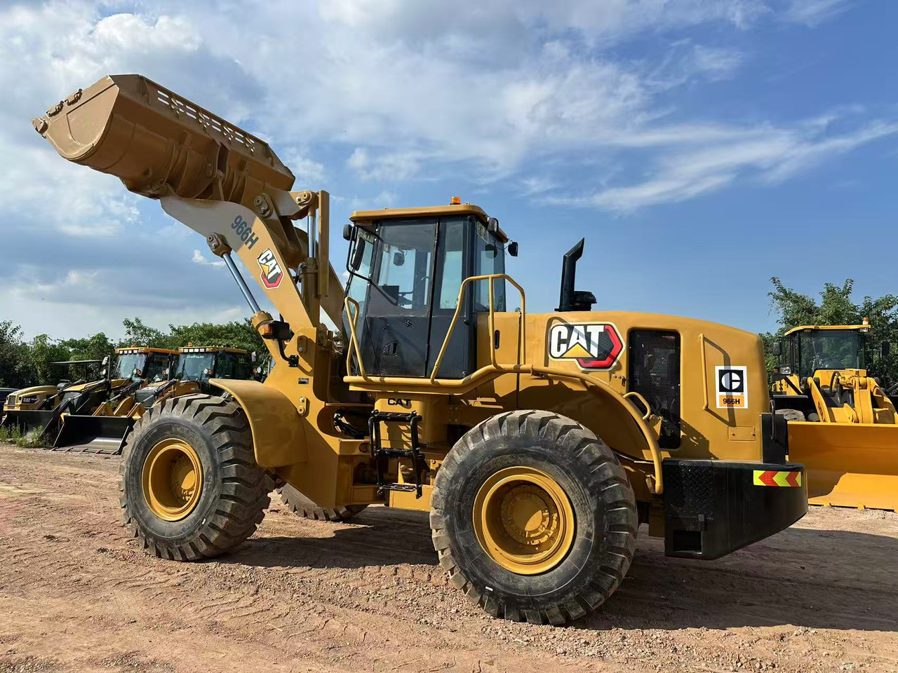 Chargeuse sur pneus CATERPILLAR 966H