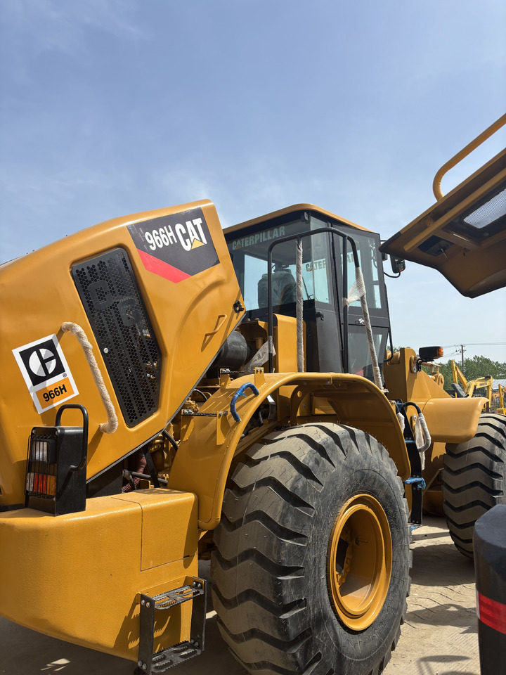 Chargeuse sur pneus CATERPILLAR 966H great condition discouted