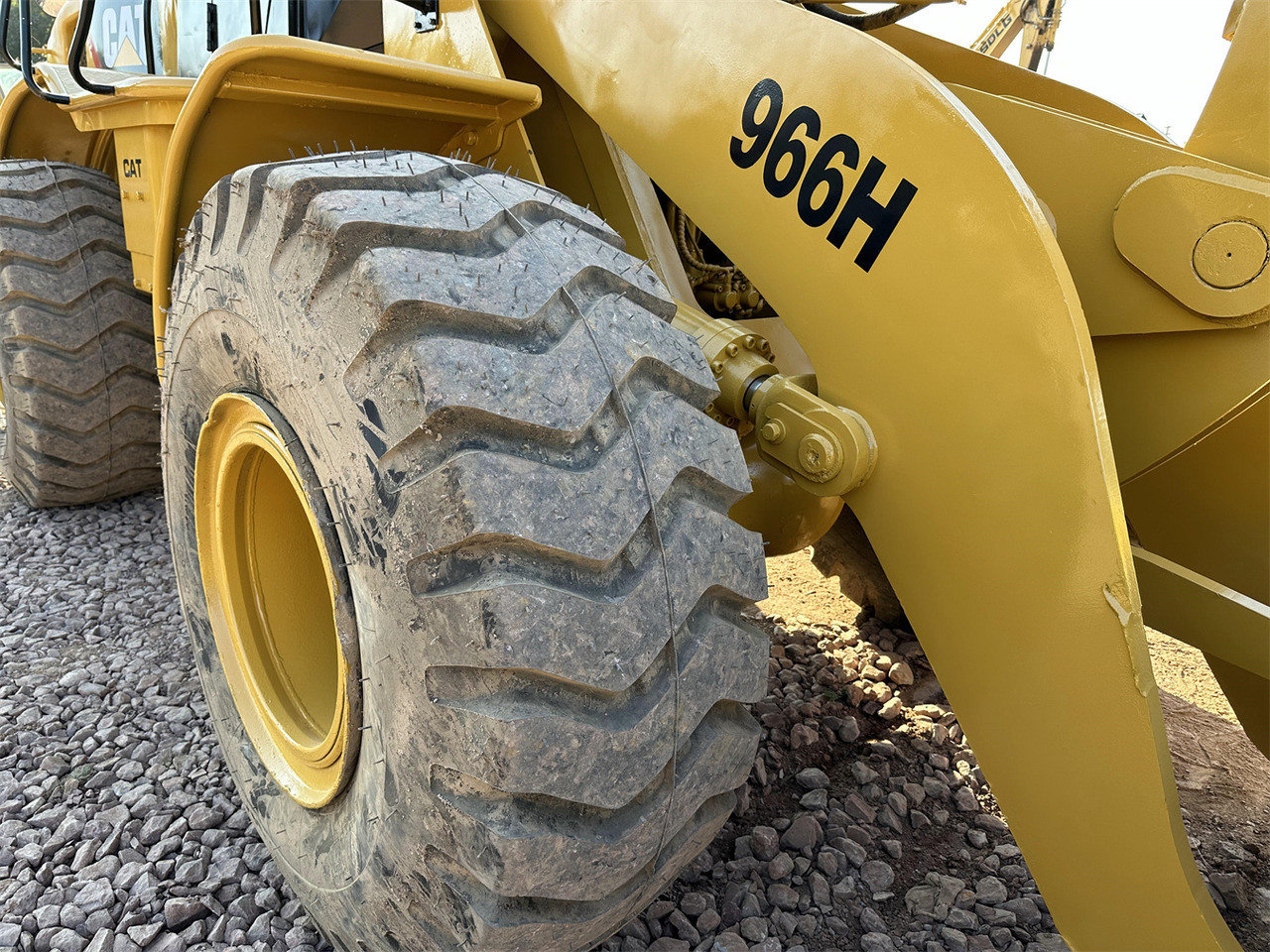 Chargeuse sur pneus CATERPILLAR 966H wheel loader