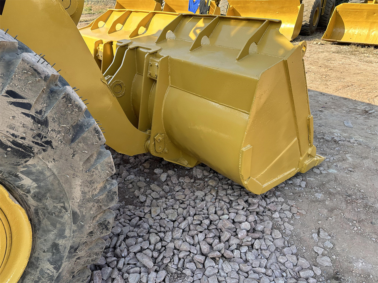 Chargeuse sur pneus CATERPILLAR 966H wheel loader