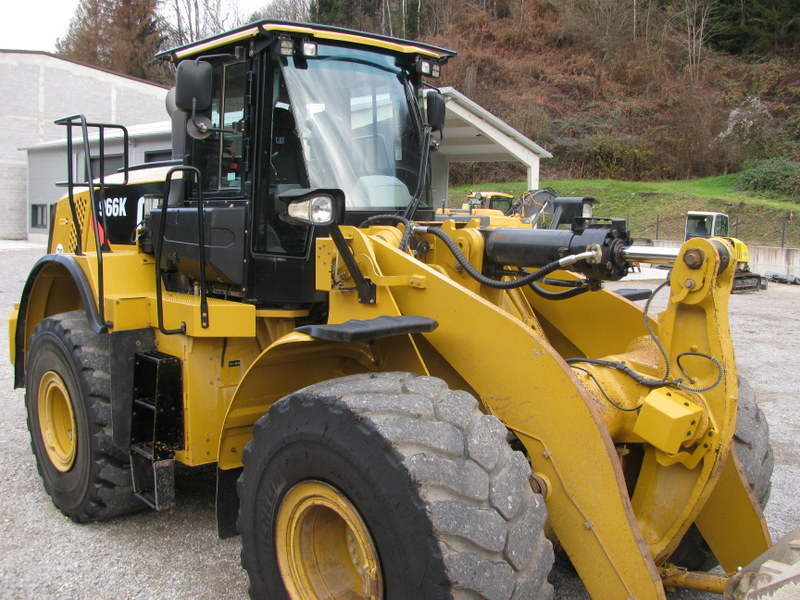 Chargeuse sur pneus CATERPILLAR 966K TOP condition