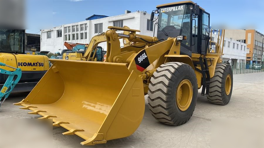 Chargeuse sur pneus CATERPILLAR 966L
