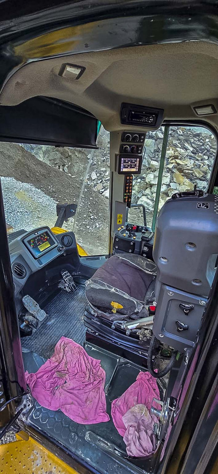 Chargeuse sur pneus CATERPILLAR 966MXE