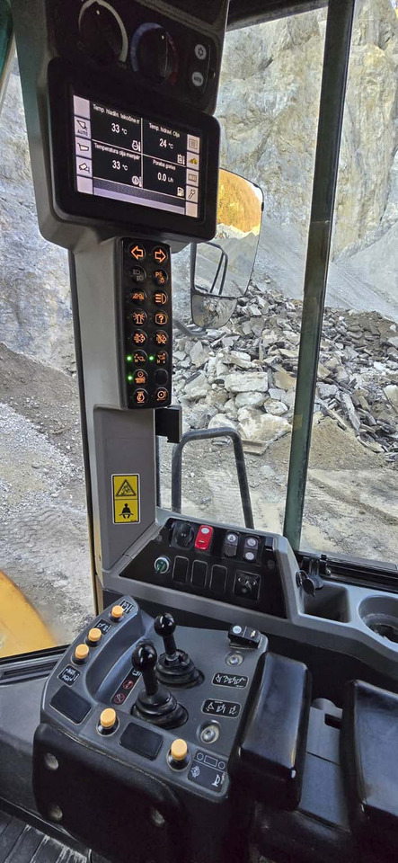 Chargeuse sur pneus CATERPILLAR 966MXE