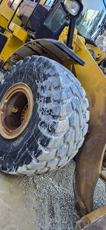 Chargeuse sur pneus CATERPILLAR 966MXE