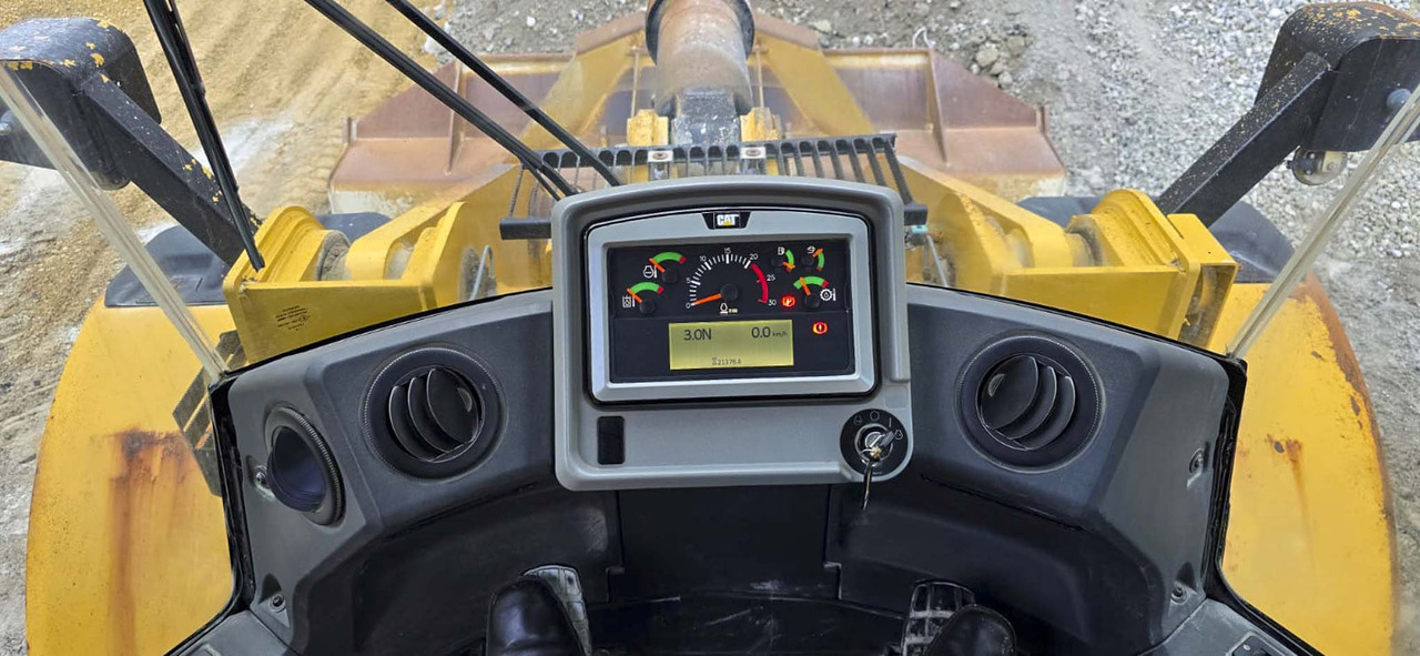 Chargeuse sur pneus CATERPILLAR 966MXE