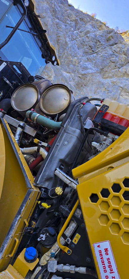 Chargeuse sur pneus CATERPILLAR 966MXE