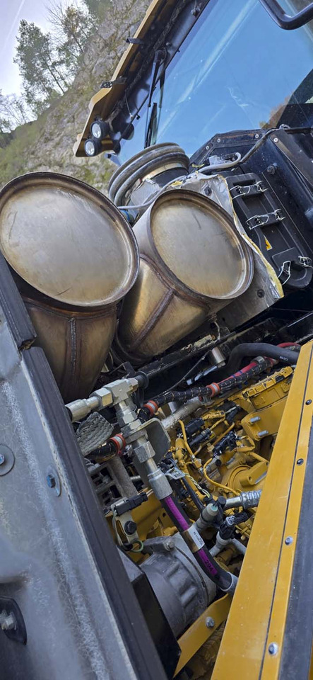 Chargeuse sur pneus CATERPILLAR 966MXE