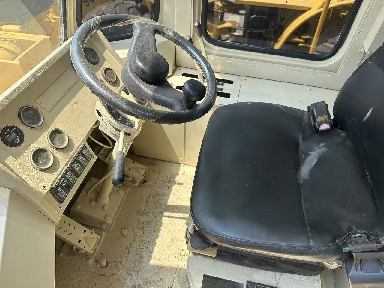 Chargeuse sur pneus CATERPILLAR 966f [ Copy ]