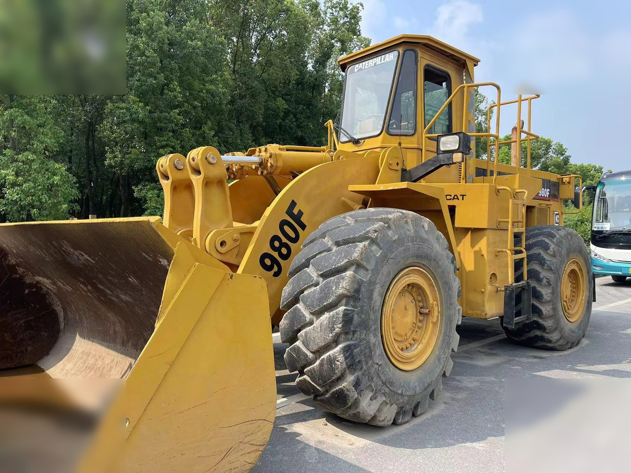 Chargeuse sur pneus CATERPILLAR 980F