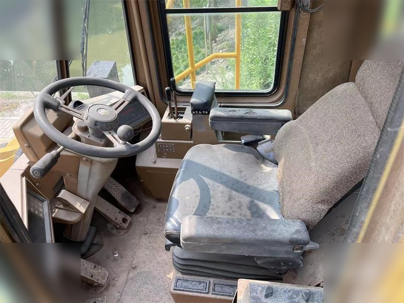 Chargeuse sur pneus CATERPILLAR 980F