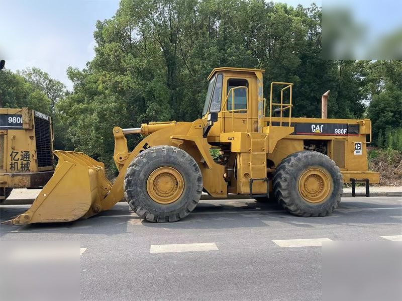 Chargeuse sur pneus CATERPILLAR 980F