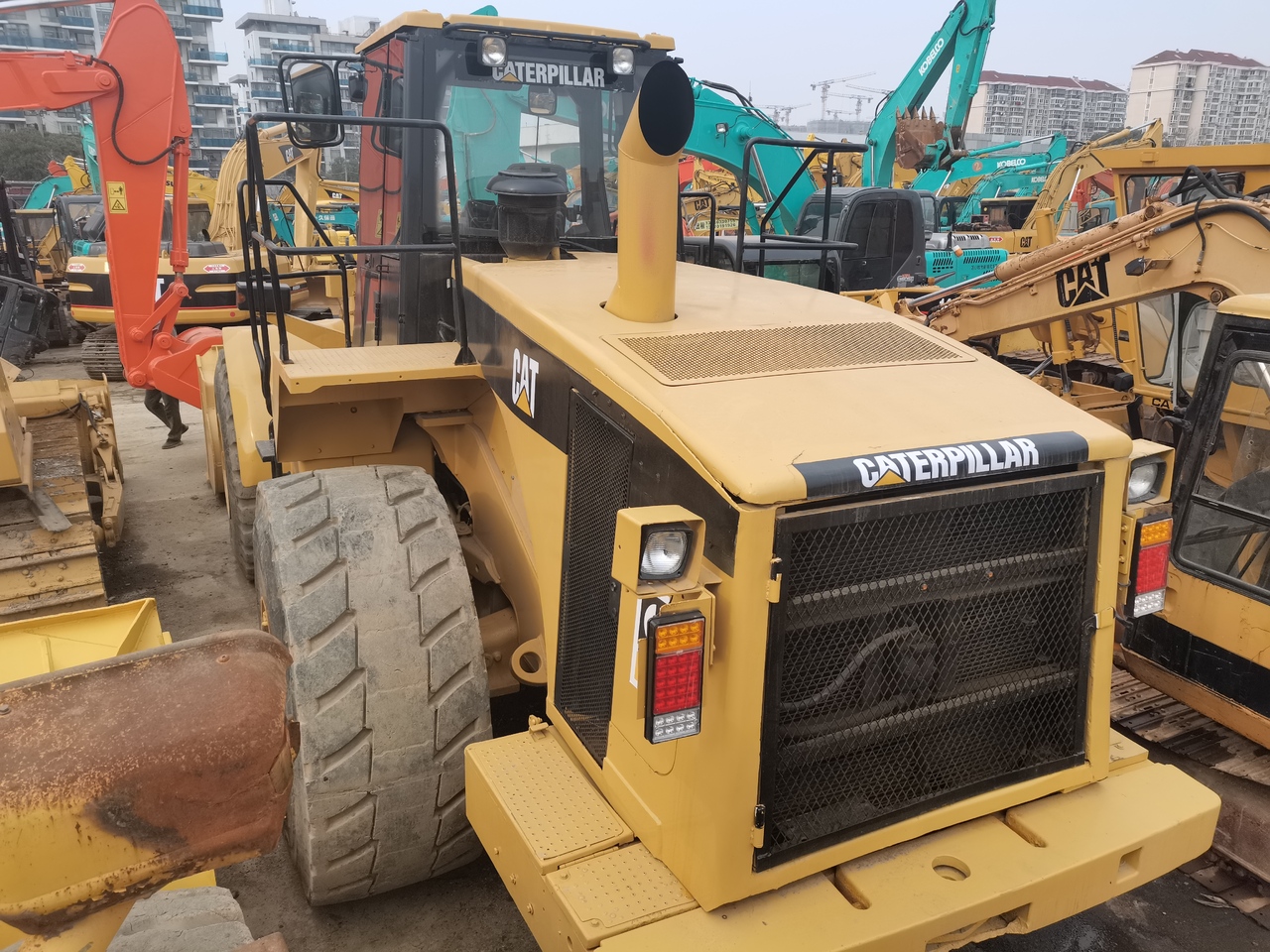 Chargeuse sur pneus CATERPILLAR 980G