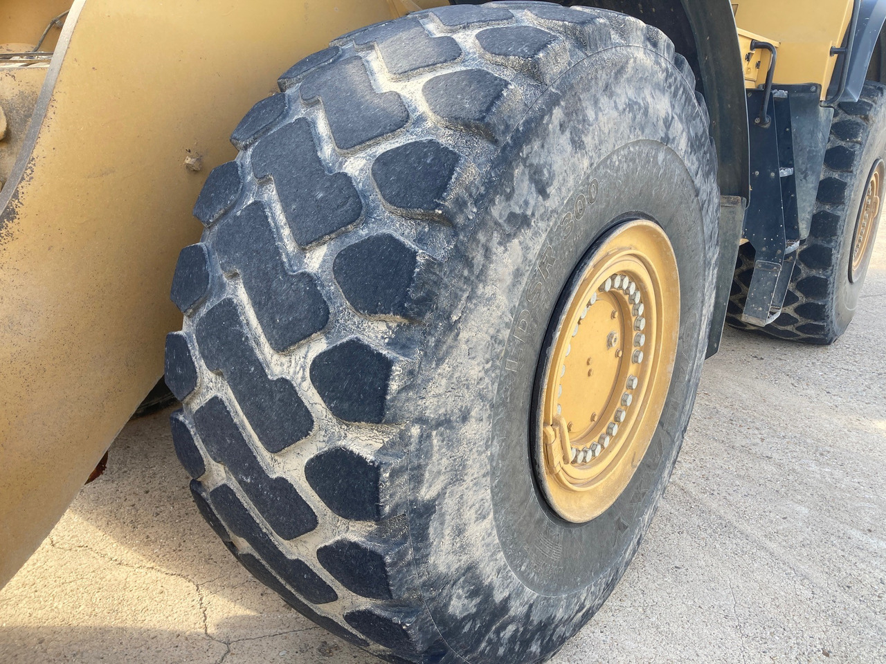 Chargeuse sur pneus CATERPILLAR 980M