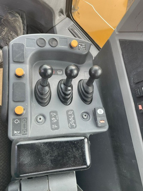 Chargeuse sur pneus CATERPILLAR 980 M