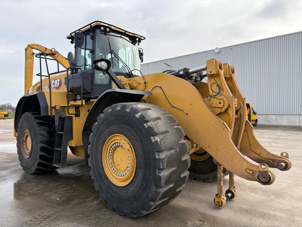 Chargeuse sur pneus CATERPILLAR 980 Next Gen