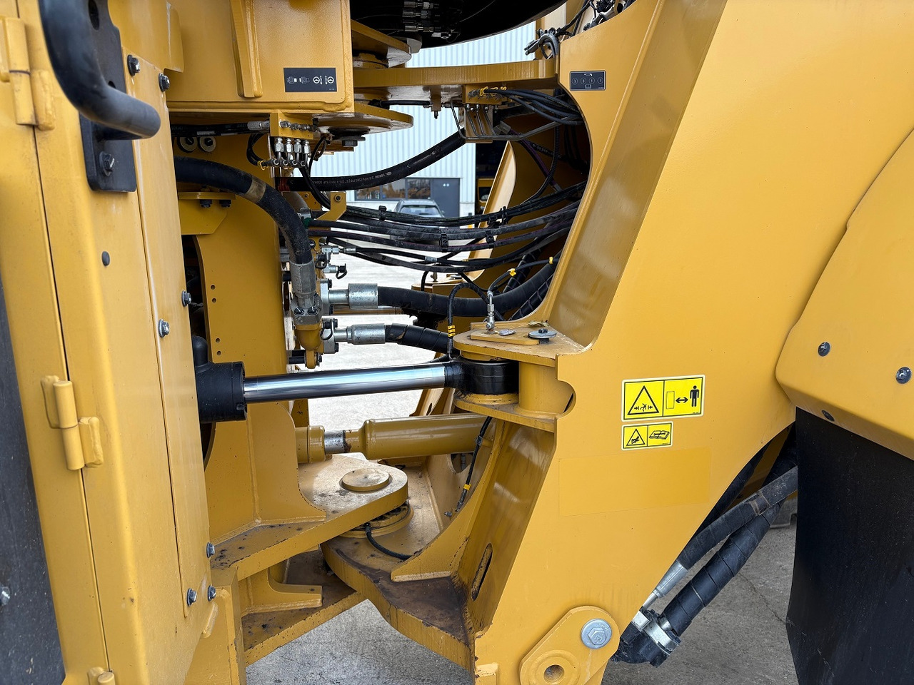 Chargeuse sur pneus CATERPILLAR 980 Next Gen