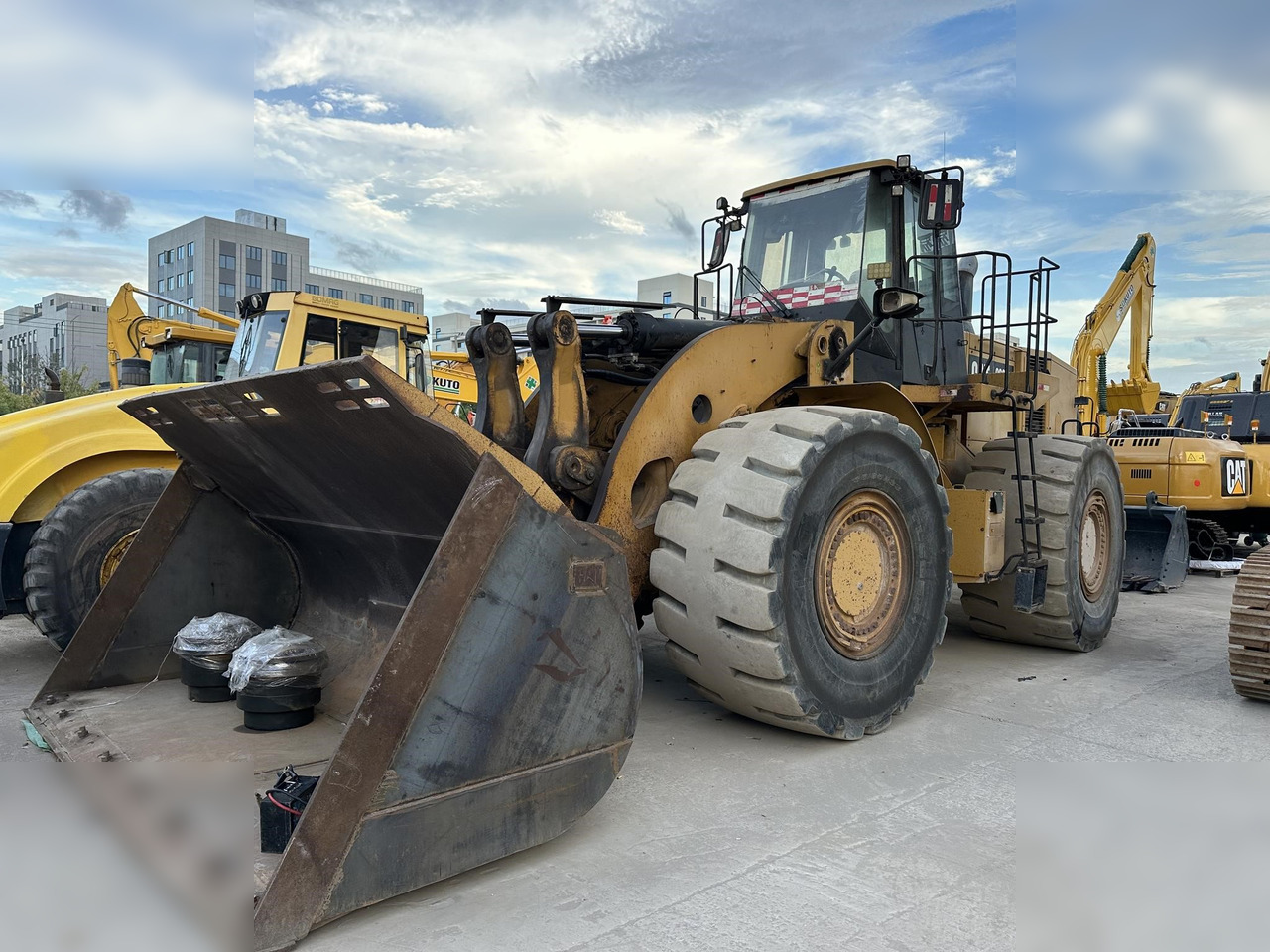 Chargeuse sur pneus CATERPILLAR 986H