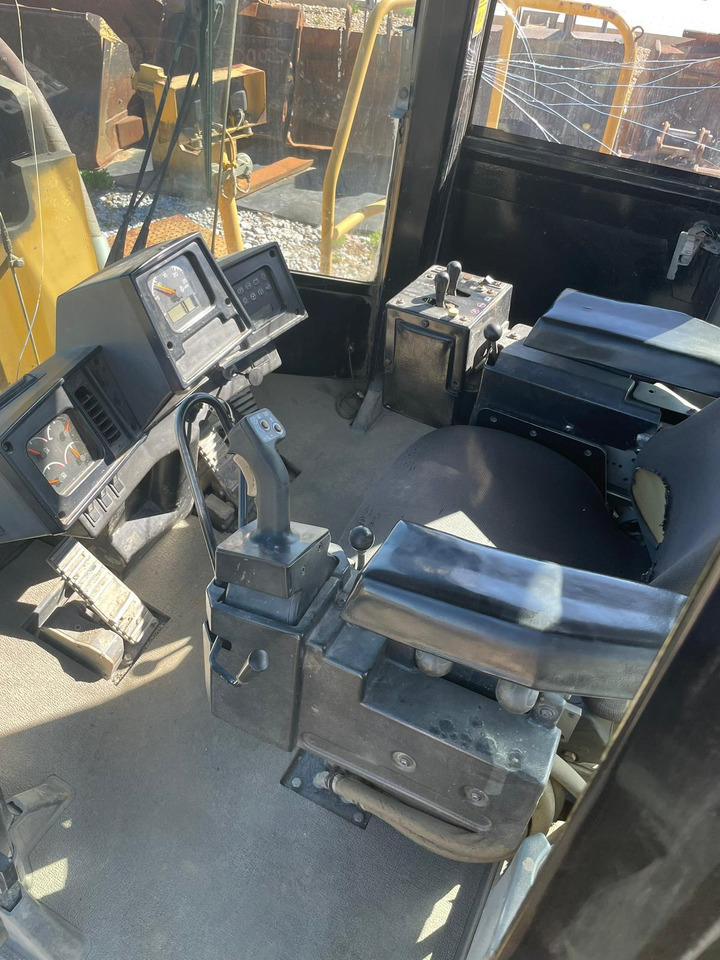 Chargeuse sur pneus CATERPILLAR 988G