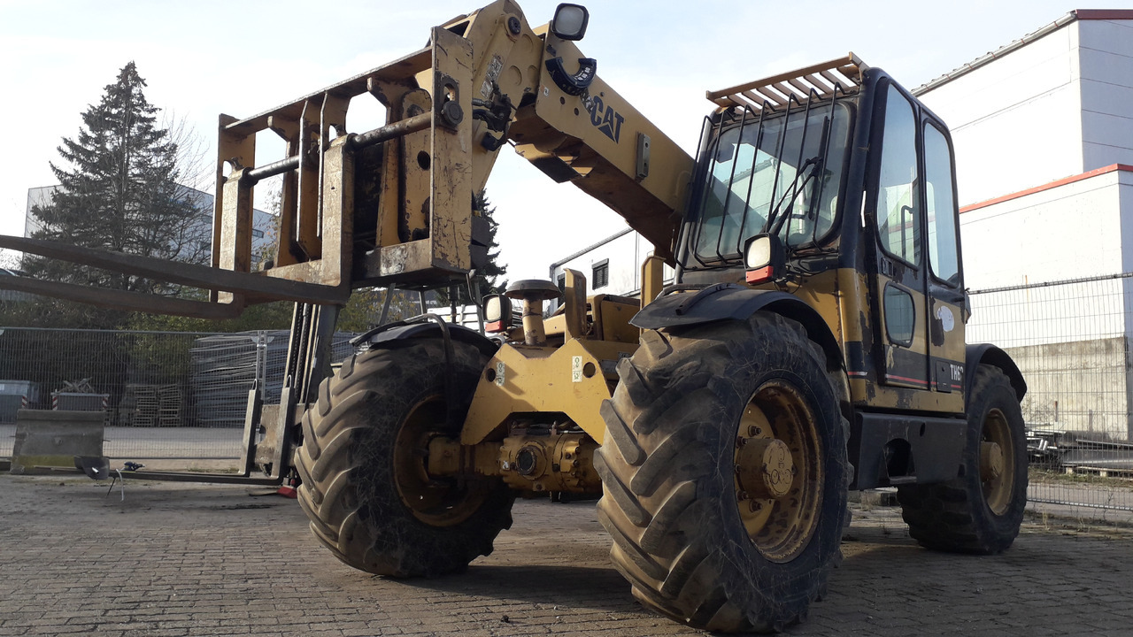 Chargeuse sur pneus CATERPILLAR TH62