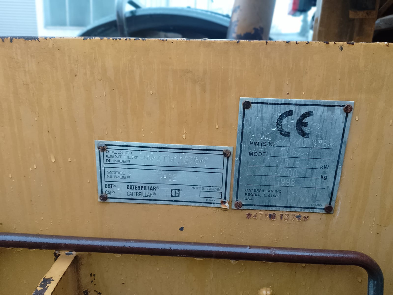 Chargeuse sur pneus CATERPILLAR TH62