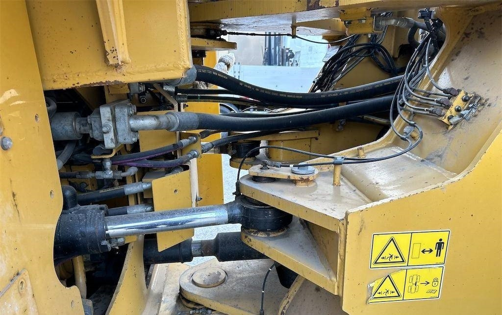 Chargeuse sur pneus CATPILLAR 980K