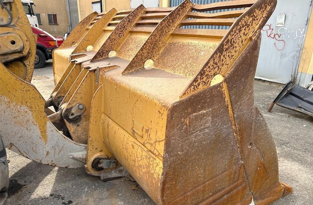 Chargeuse sur pneus CATPILLAR 980K