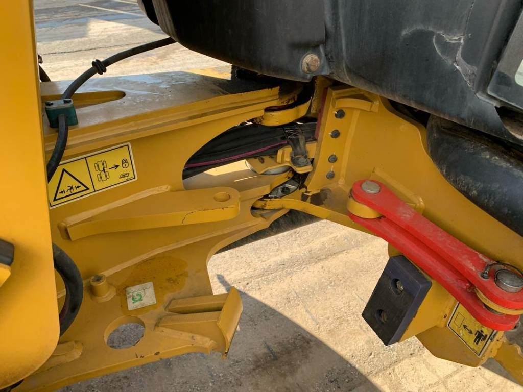 Chargeuse sur pneus CAT 906