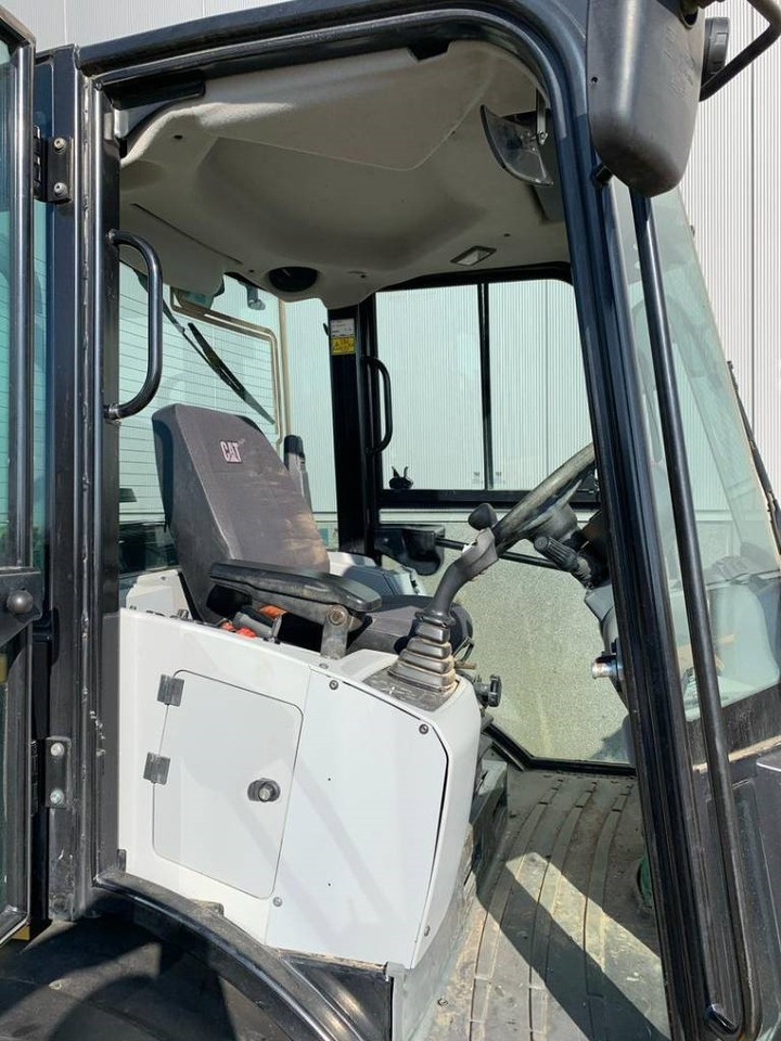 Chargeuse sur pneus CAT 906