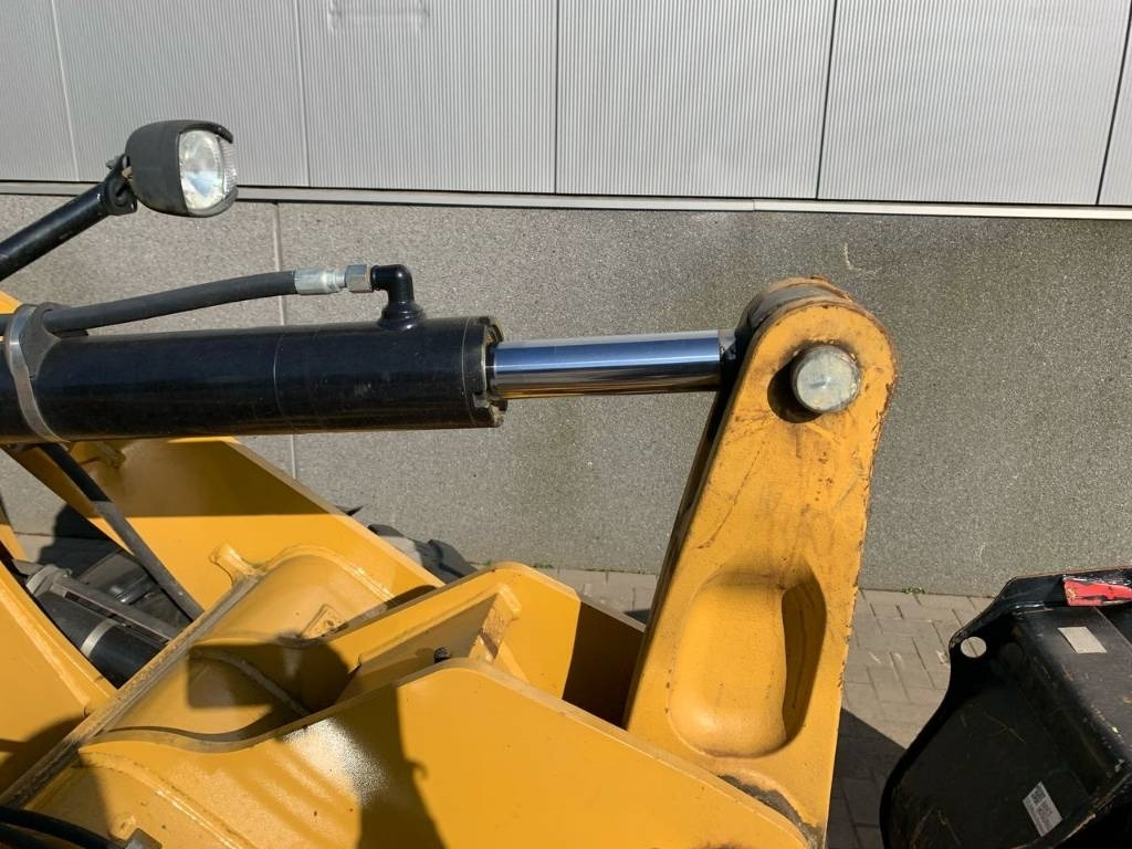 Chargeuse sur pneus CAT 906