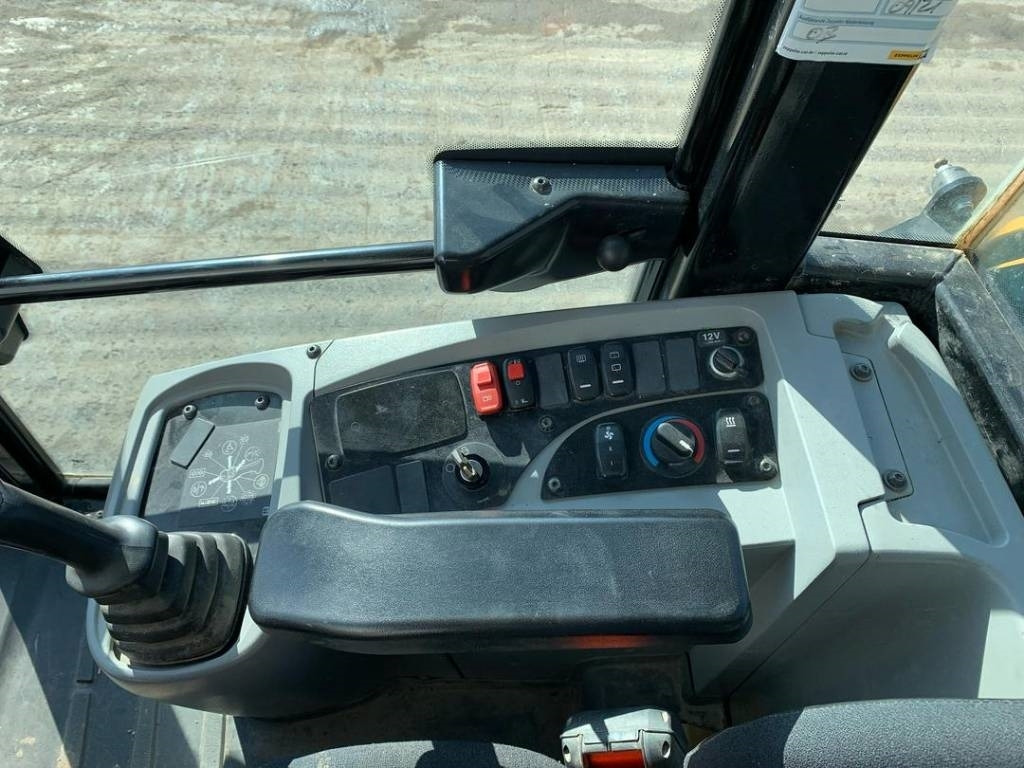 Chargeuse sur pneus CAT 906