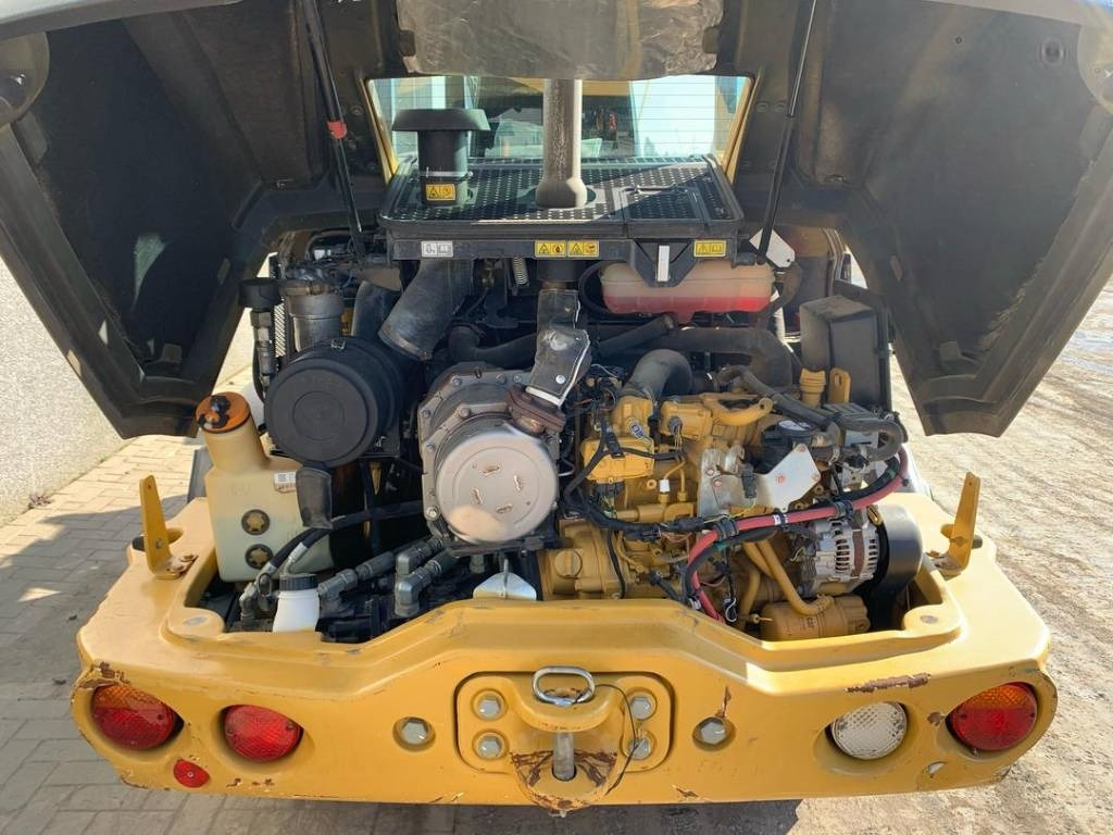 Chargeuse sur pneus CAT 906