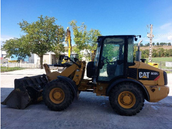 Chargeuse sur pneus CAT 906H2