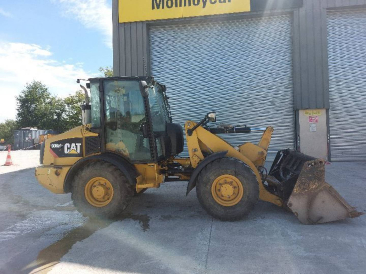 Chargeuse sur pneus CAT 906H2