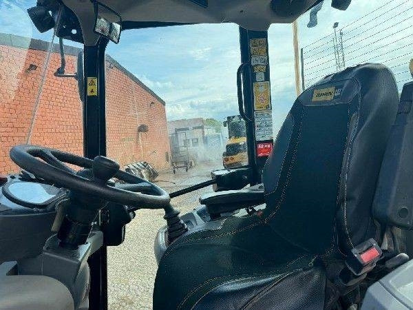 Chargeuse sur pneus CAT 906M