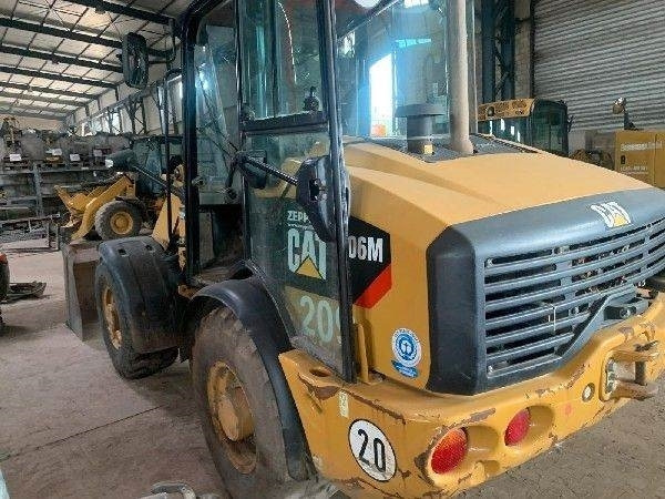 Chargeuse sur pneus CAT 906M