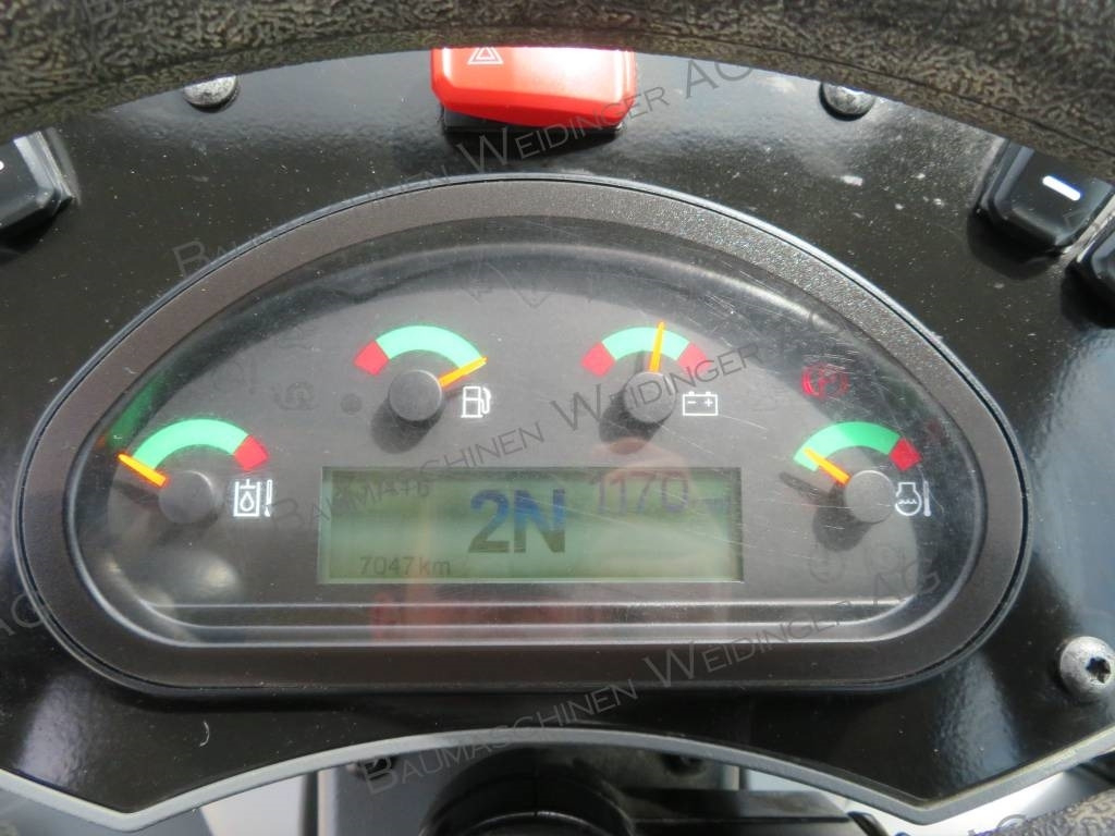 Chargeuse sur pneus CAT 906M